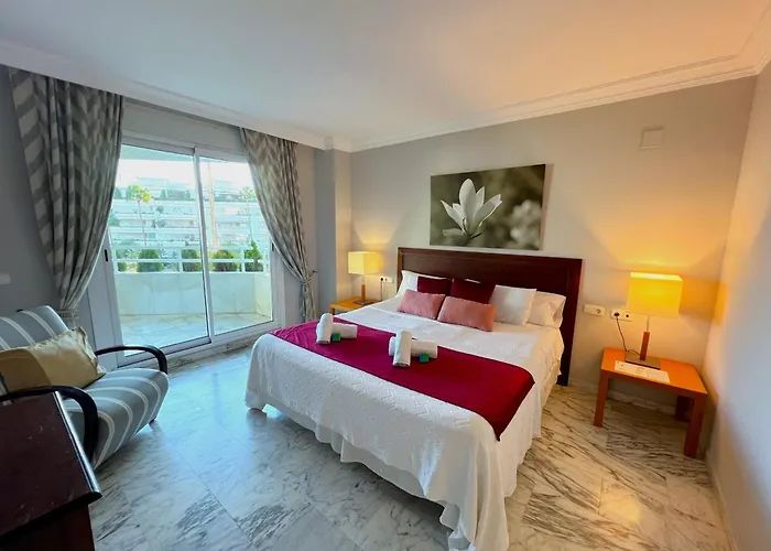 Evans Realty Bw Puerto Banus Parking & Gym ماربيا