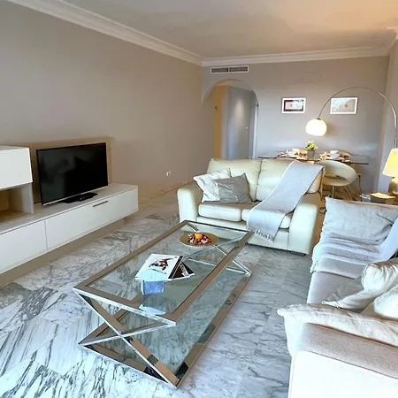 Evans Realty Bw Puerto Banus Parking & Gym Марбелья